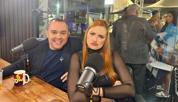 Amanda Gui Gui Santana e o papo do Vê se Pod na Parada do Orgulho LGBT+ 2023, na ...