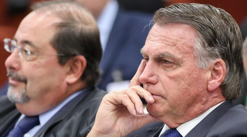 Bolsonaro réu