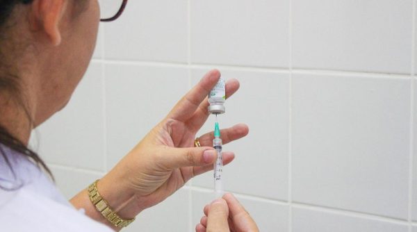 Vacinação contra a gripe disponível