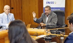 Roubalheira no INSS