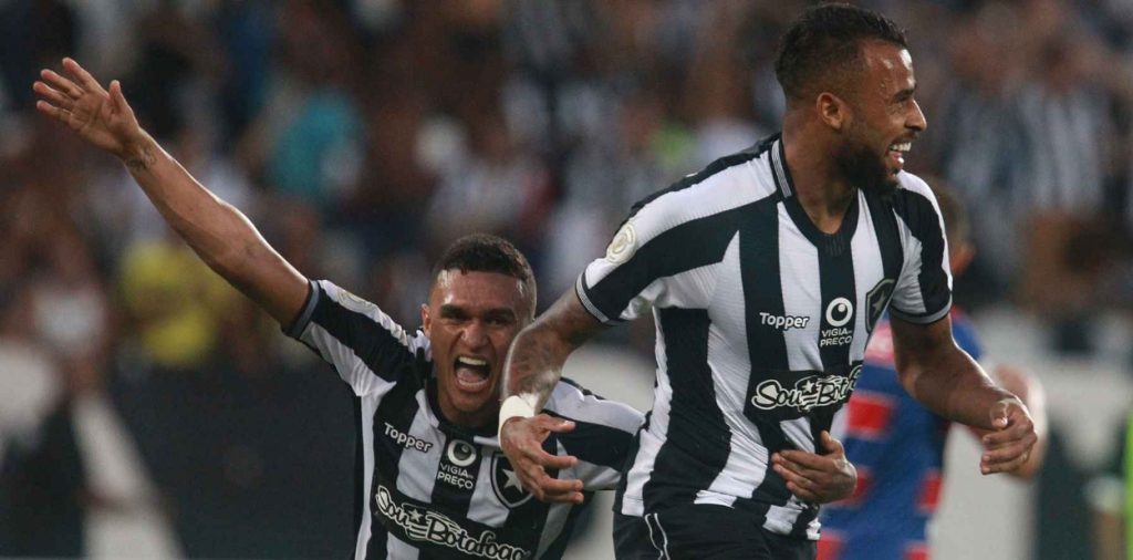 Com gol nos acréscimos