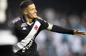 Flamengo segue líder
