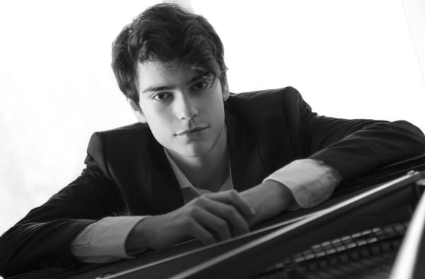 Tom-Borrow-©Michael-Pavia-4-outra.jpg