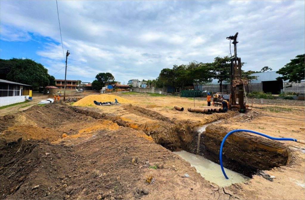 Scaramussa visita obras da ponte