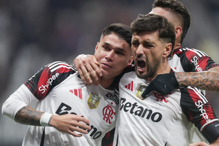 Flamengo vira