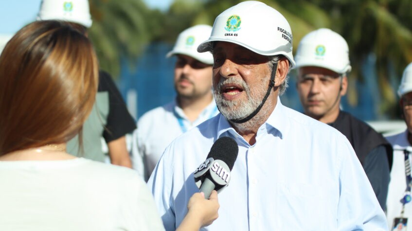 38 carros para 18 fiscais