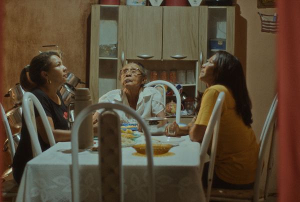 A-nave-que-nunca-pousa-PB-Cine-Emajpg.jpg