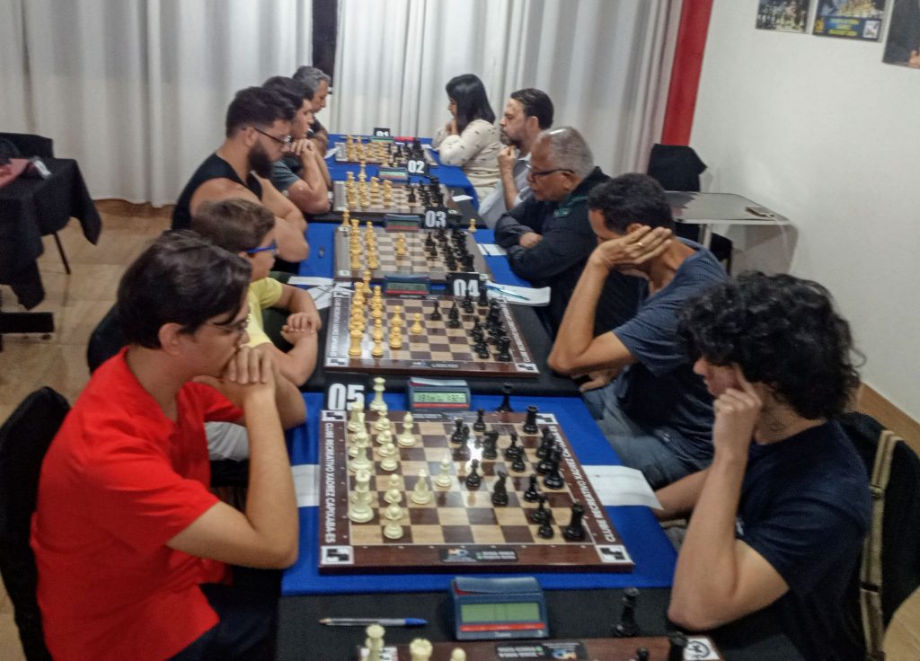 xadrez-jogos-scaled-e1764858443143.jpg 2 de dezembro de 2025