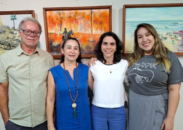 Joarez-Romano-e-Ana-Sanches-com-as-diretoras-do-Instituto-Pro-Tapir-Andressa-Gatti-e-Jade-Huguenin-1.jpg