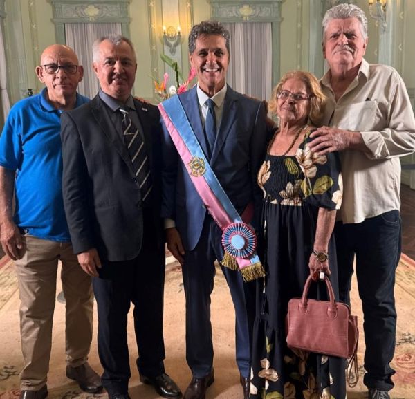mdb-e-ferraco-com-outros-ver-nomes.jpg