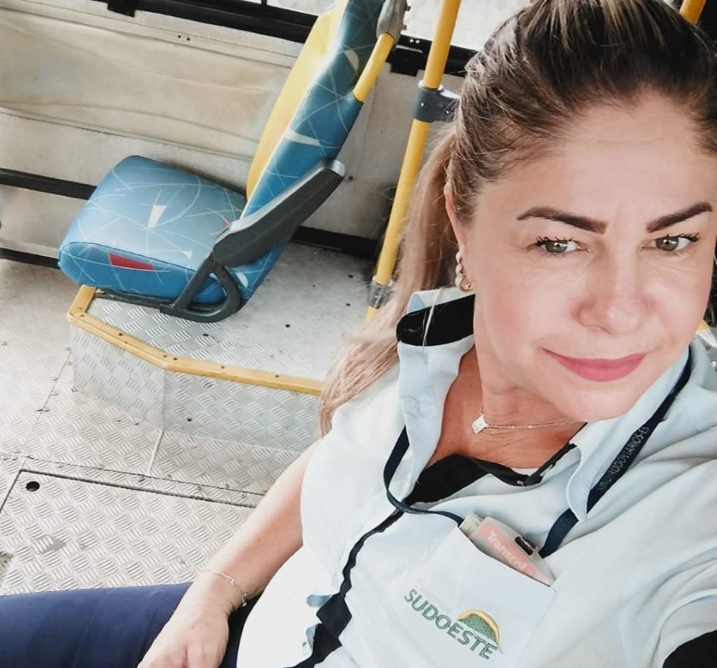 Motorista é atropelada dentro do pátio