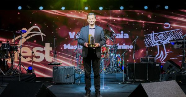aest-premio-outra.jpg 15 de junho de 2026