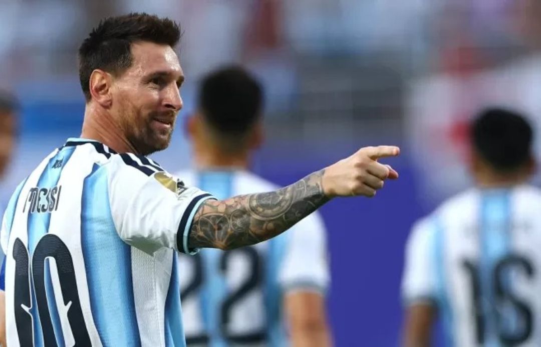 Messi faz história