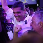 Ricardo lidera com 42%